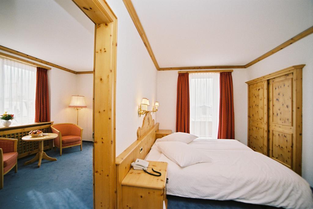 Hotel Schweizerhof Pontresina Room photo